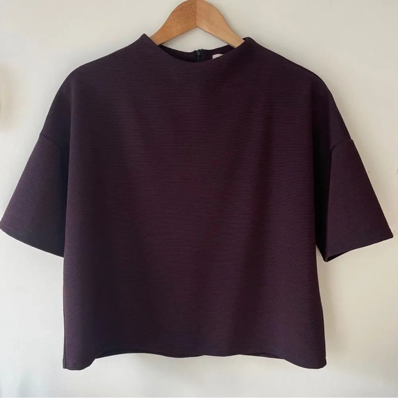 High / mock neck boxy burgundy top - Picture 6 of 6